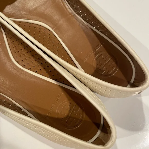 Tory Burch Reva Perforated Leather White Ballet Flats Size 7 - Picture 6 of 12